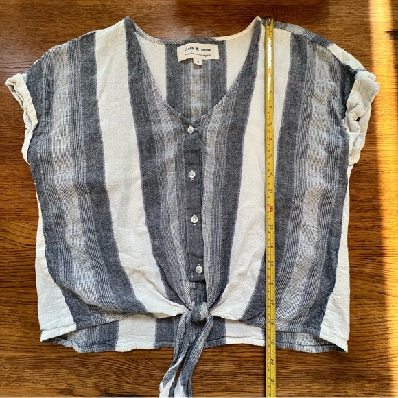 ⭐️ Cloth & Stone Front Tie Short Sleeve Tee SMALL - Picture 10 of 13